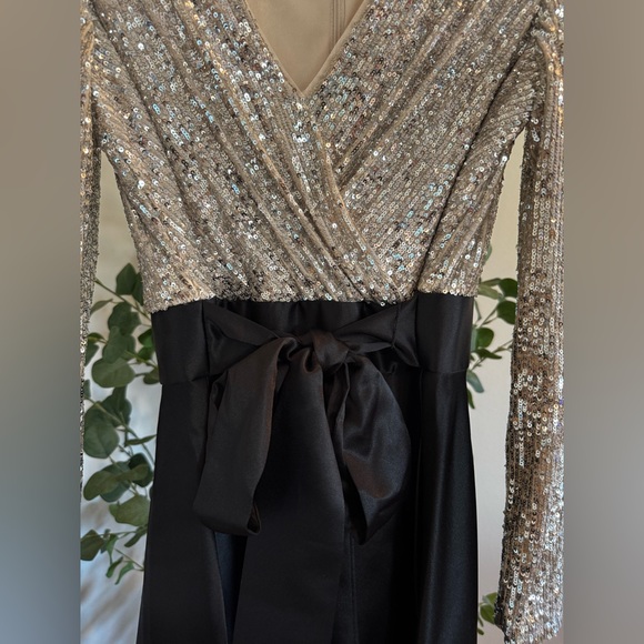 NWOT Long sleeve sequin top ballgown dress - Size 12 - Picture 3 of 6